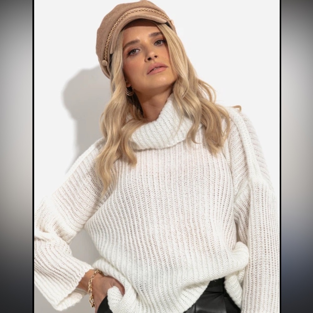 Pink‎ Victoria's Secret white turtleneck sweater size XS